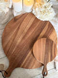 The round acacia board
