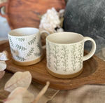 The oversized speckle vine mug