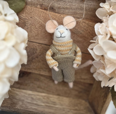 Overall Oliver the mouse ornament