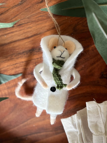 Overcoat Odette the mouse ornament