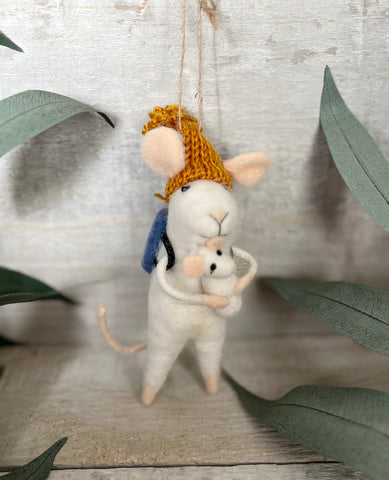 Doting dad the mouse ornament