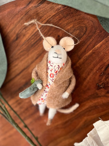 Countryside Callie the mouse ornament