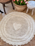 The round heart bath mat