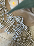 The plaid bow garland