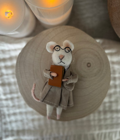 Bookworm Brenda the mouse ornament