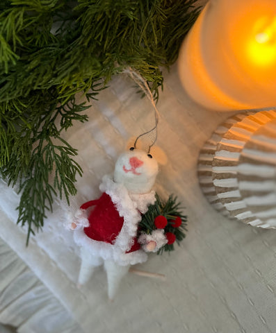 Wilma the wreath mouse ornament