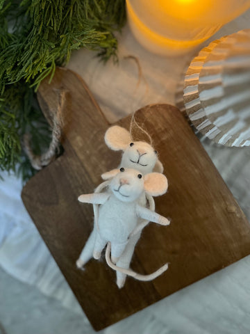 The mother mouse ornament