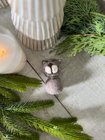 The felt cat ornament