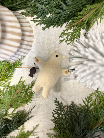 The polar bear ornament