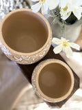 The carved flower pot