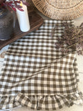 The gingham table runner/placemats