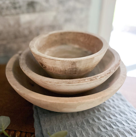 The white wood bowl
