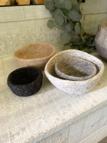 The Wool bowls