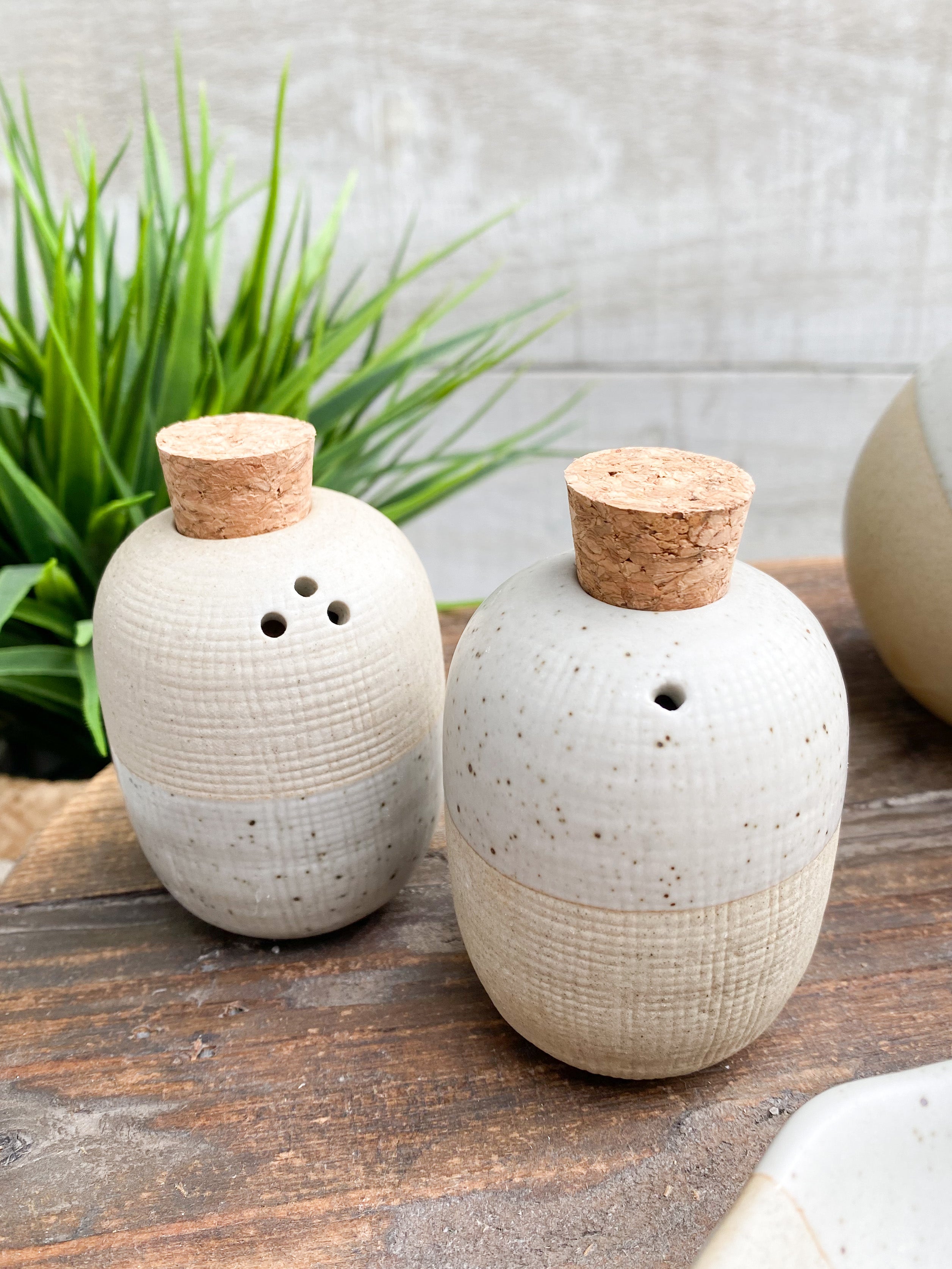 Salt and peper shakers sales