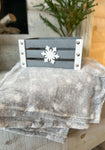 Snowflake fleece throw & crate